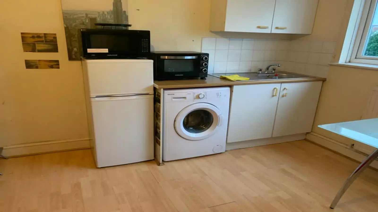 Flat Greenfield Gardens in Greater London