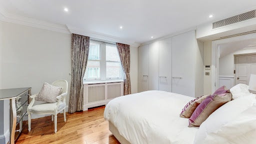 House Herbert Crescent in Greater London