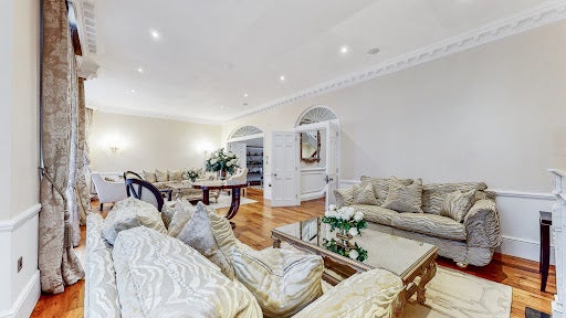 House Herbert Crescent in Greater London