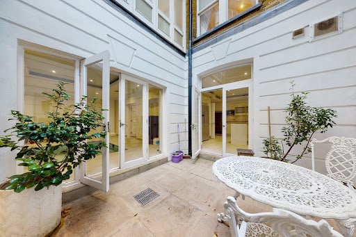 House Herbert Crescent in Greater London