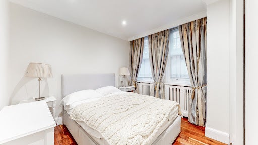 House Herbert Crescent in Greater London