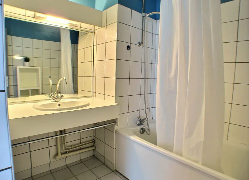 Room Rue Jules Guesde in Le Creusot