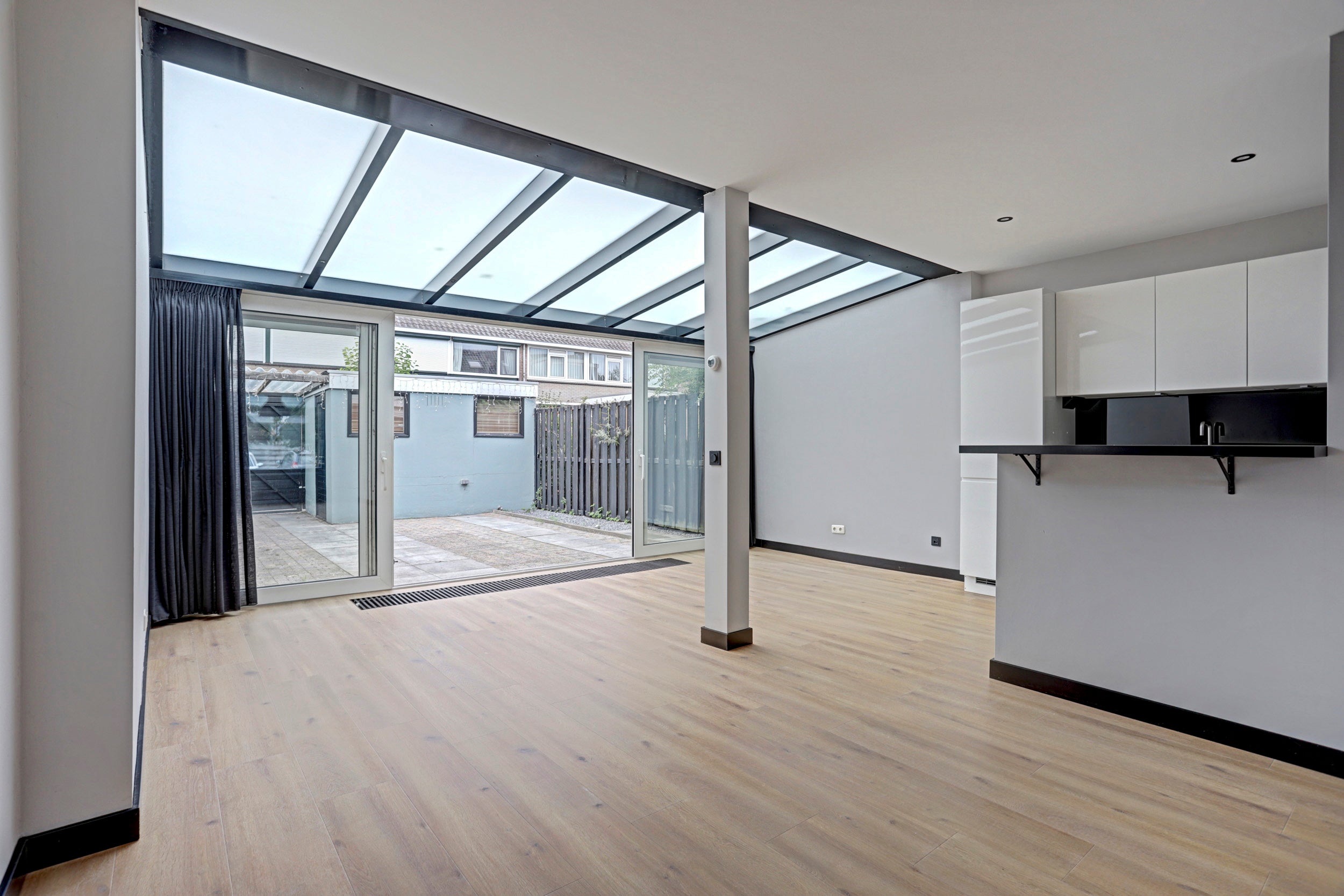 Tussenwoning te koop: Schultz van Haegenstraat 26, Hendrik-Ido-Ambacht
