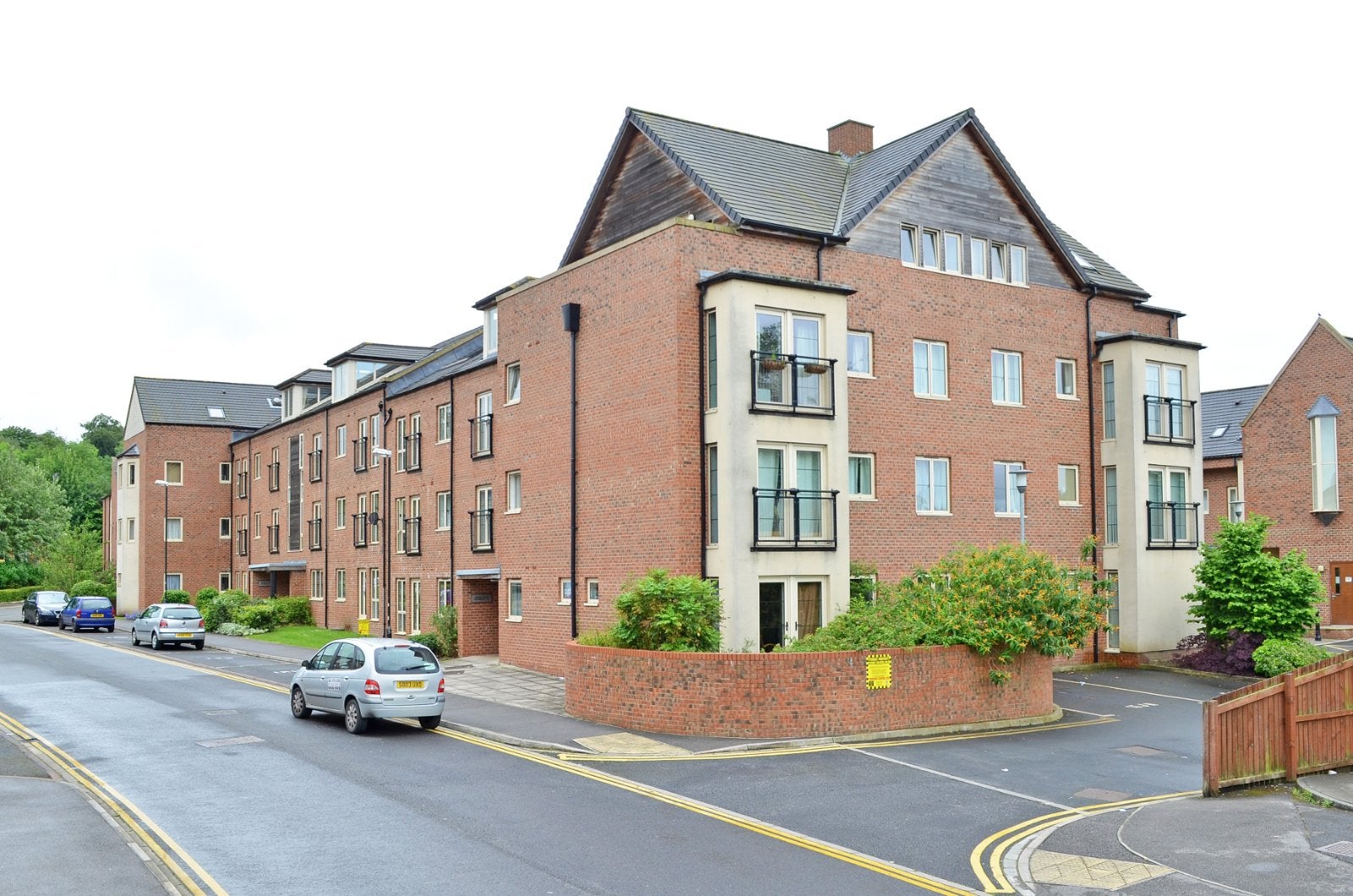 Flat Nicholas Gardens in York