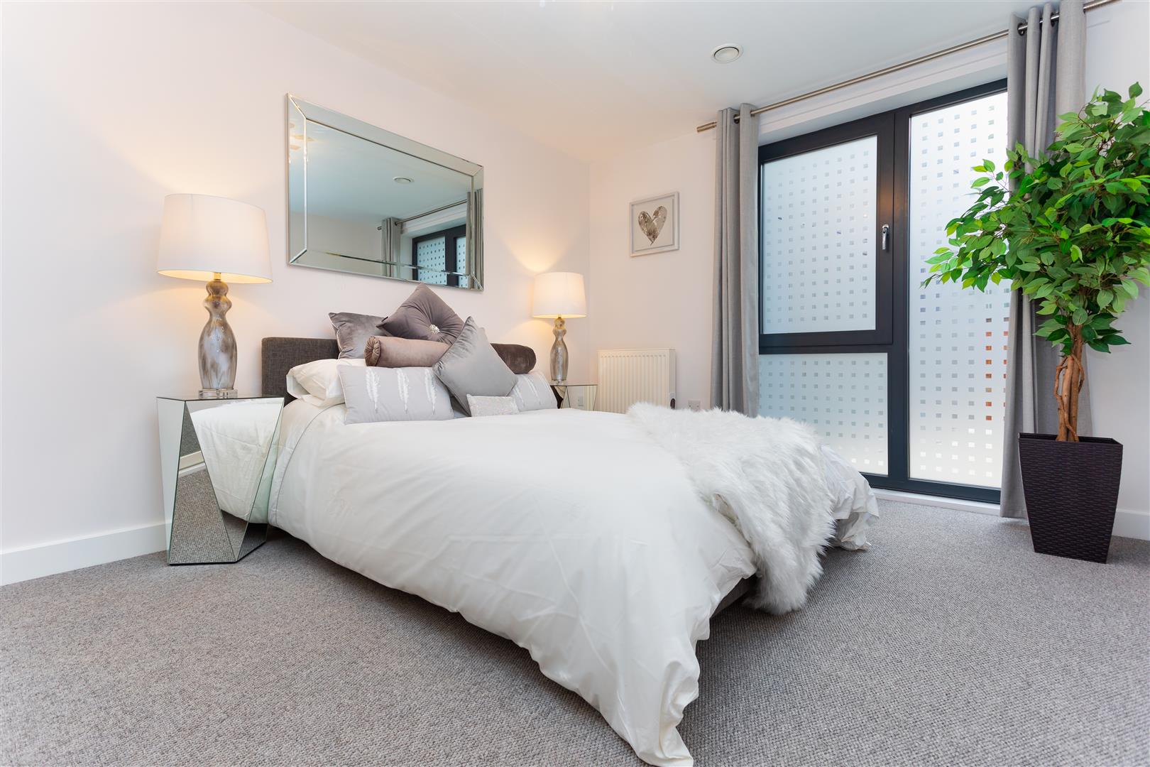 Flat Marketfield Way in Reigate and Banstead