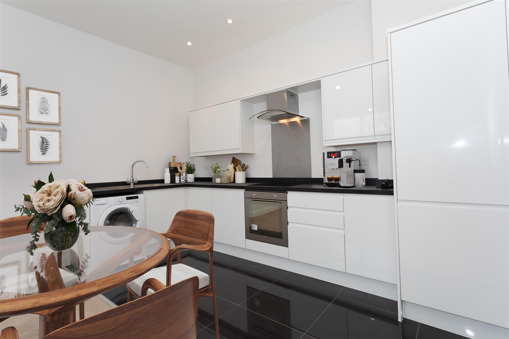 Flat Knoll Road in Surrey Heath