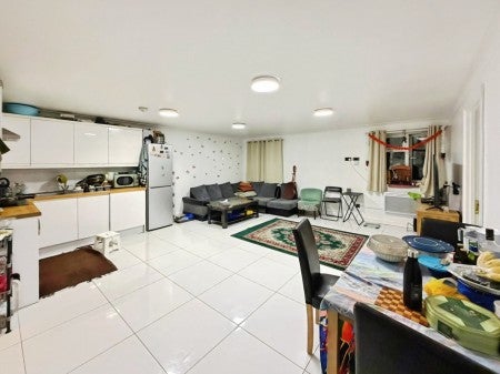 Flat Lampton Road in Greater London