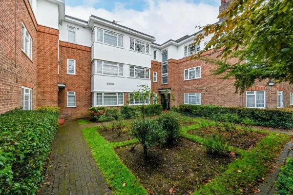 Flat Castlebar Park in Greater London