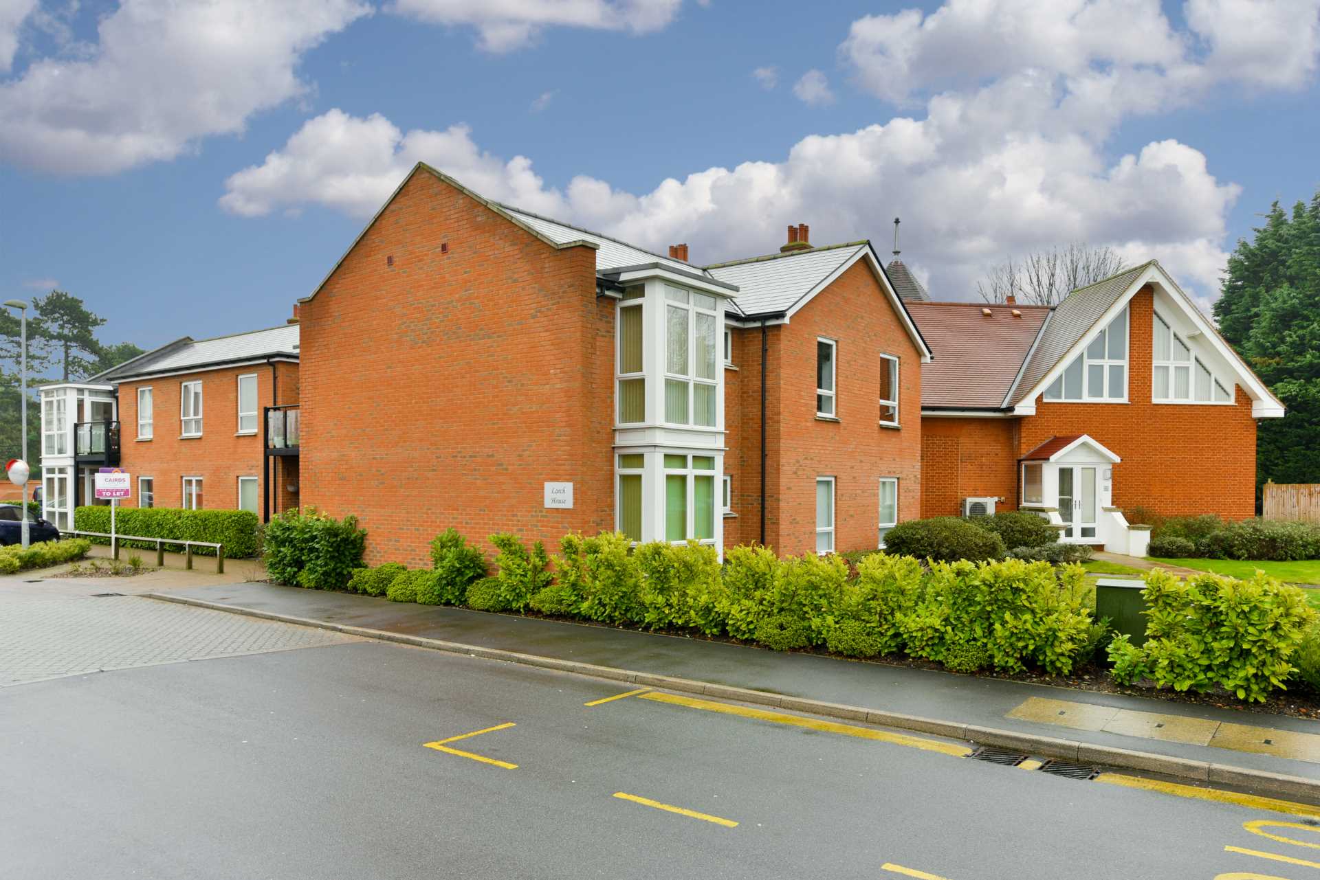 Flat Parkview Way in Epsom and Ewell