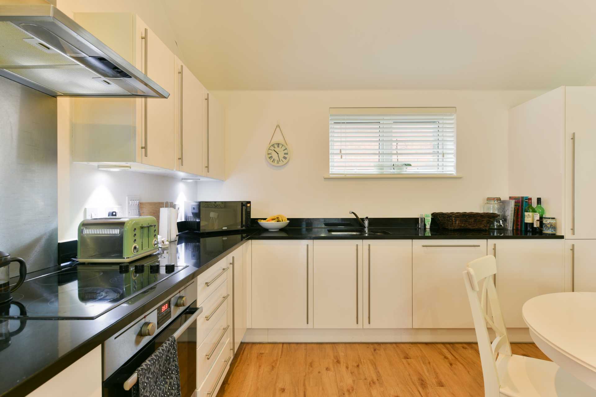 Flat Parkview Way in Epsom and Ewell