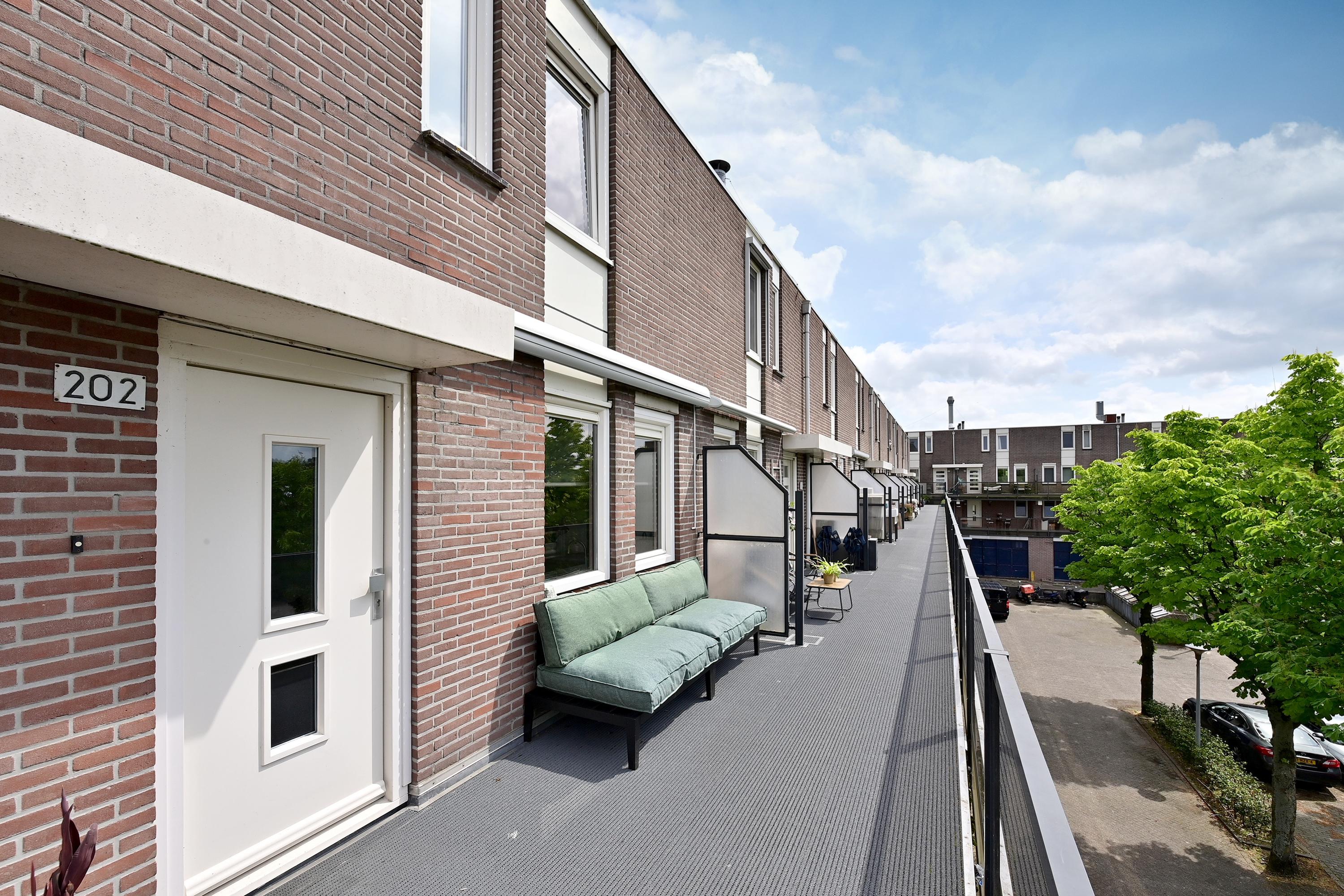 Appartement te koop: Zomerkade 202, Huizen