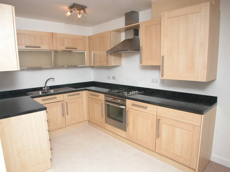 Flat Prenton Lane in Prenton