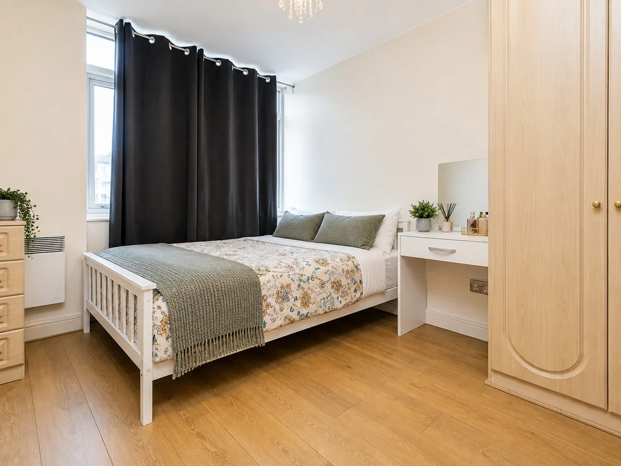Flat Gerry Raffles Square in Greater London