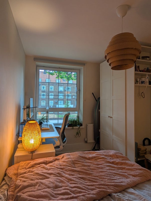 Room Peckham Road in Greater London