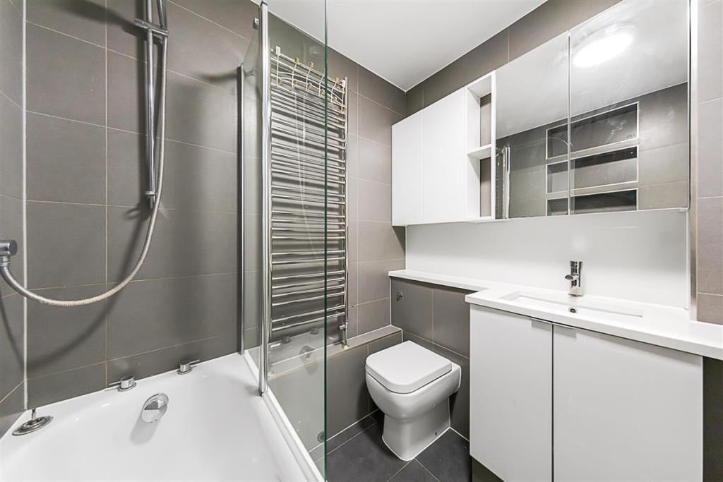 Flat Semley Place in City of Westminster