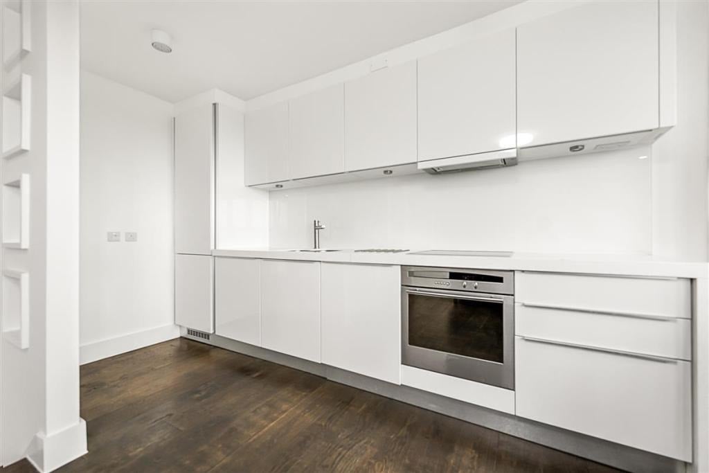 Flat Semley Place in City of Westminster