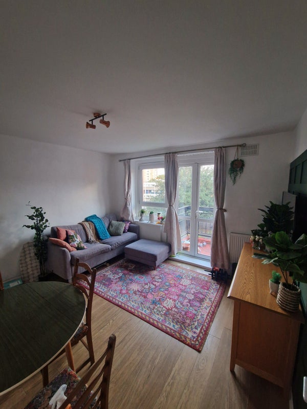 Room Crossford Street in Greater London
