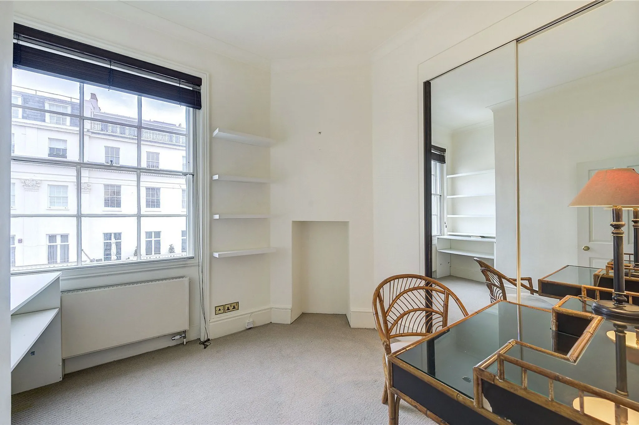 Flat Eaton Place in City of Westminster