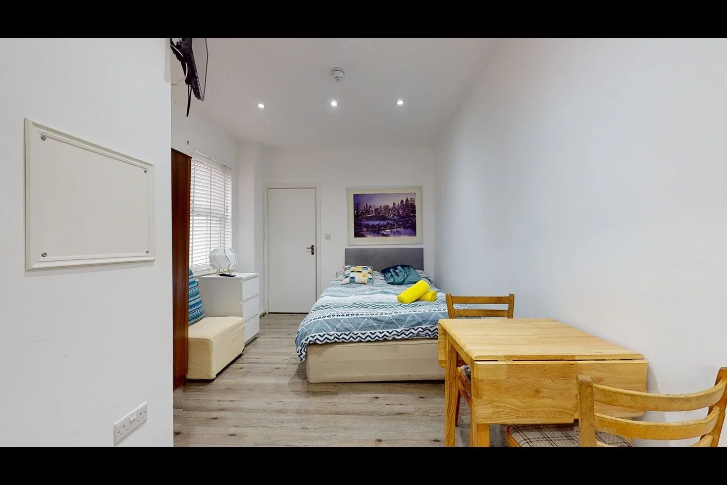 Flat Ashmore Road in City of Westminster