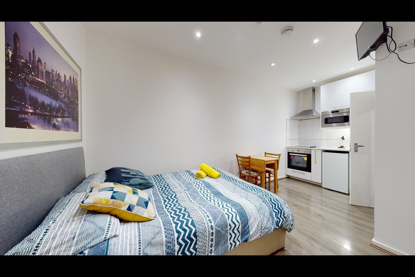 Flat Ashmore Road in City of Westminster