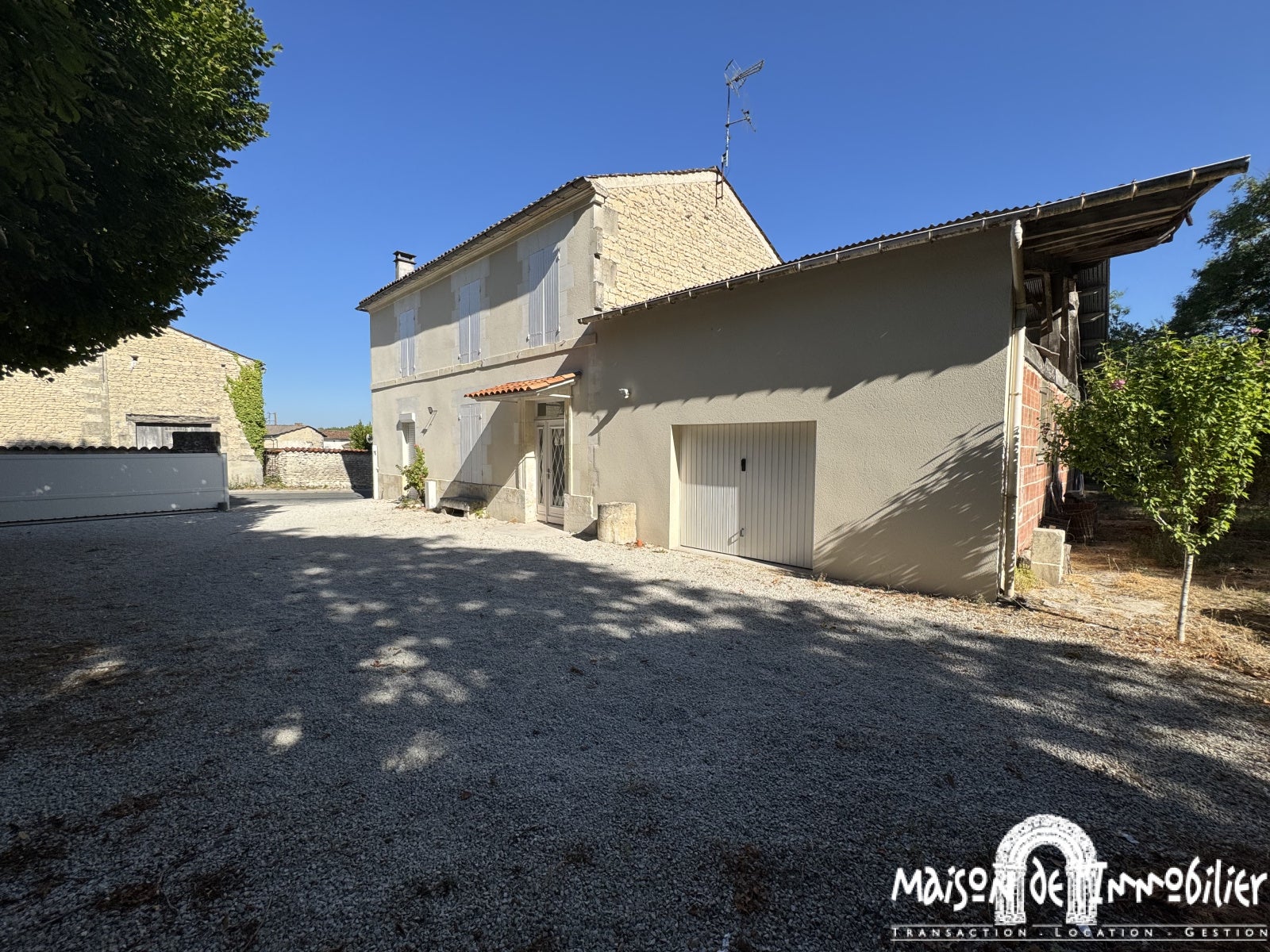 House Rue Saint-Jacques de Compostelle in Gimeux
