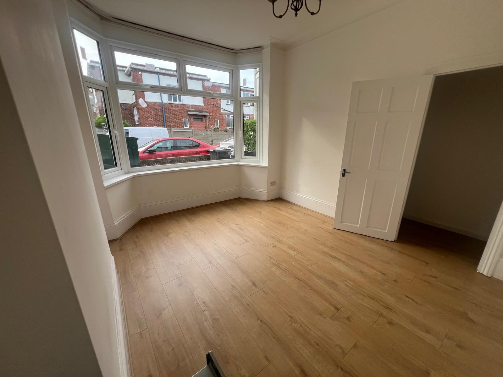 Flat Maybank Road in Greater London