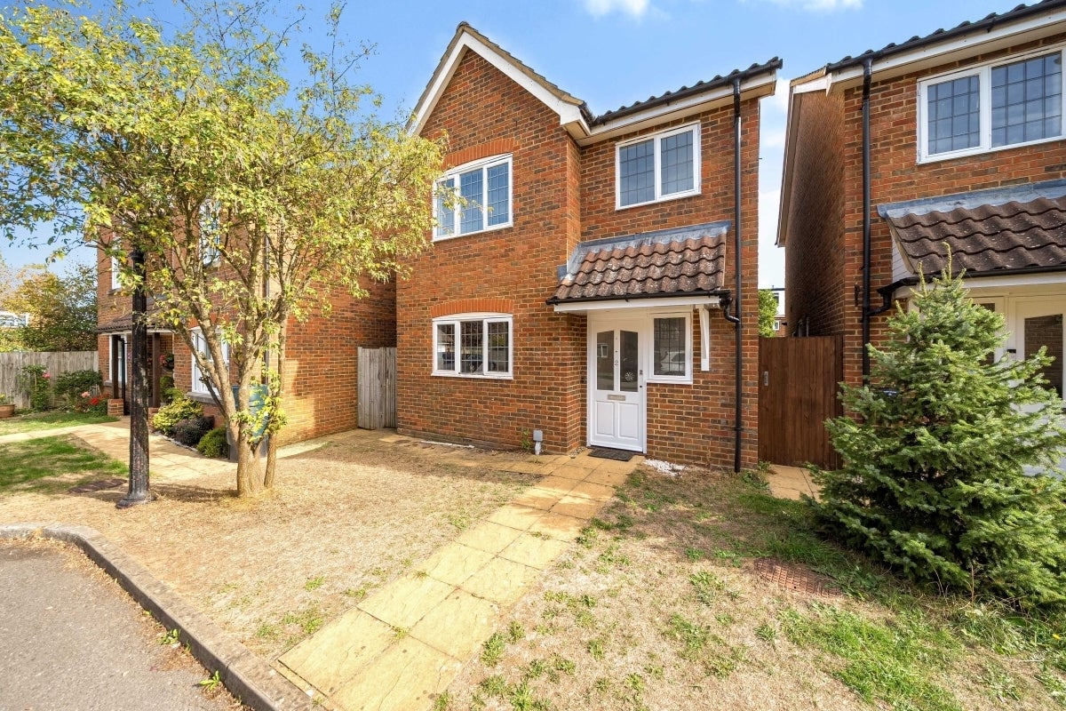 House Langford Close in St Albans