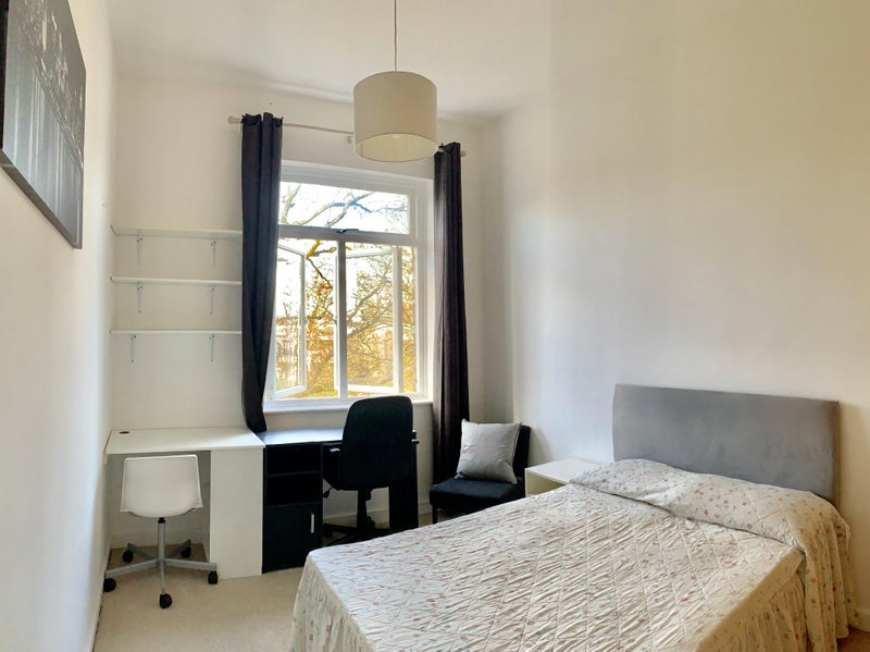 Room Pratt Street in Greater London