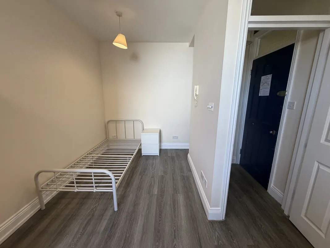 Flat Priory Park Road in Greater London