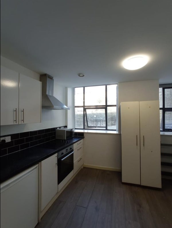 Flat Grattan Road in Bradford