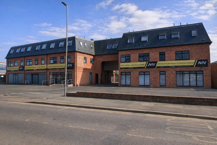Flat Garden Close in Borough of Runnymede