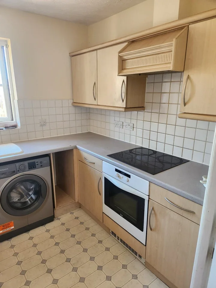 Flat Payne Close in Greater London