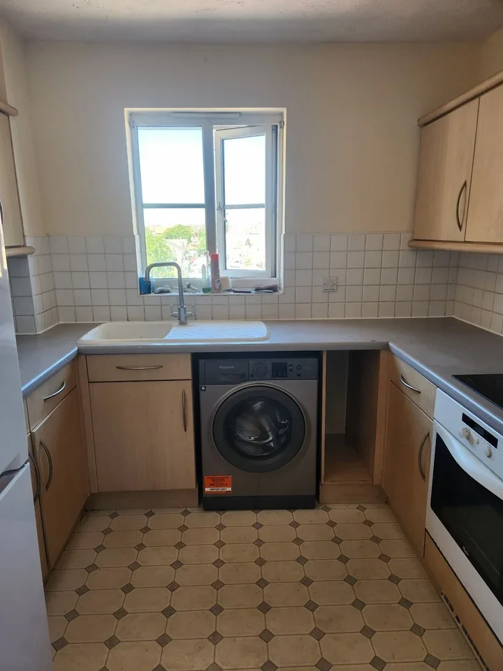 Flat Payne Close in Greater London
