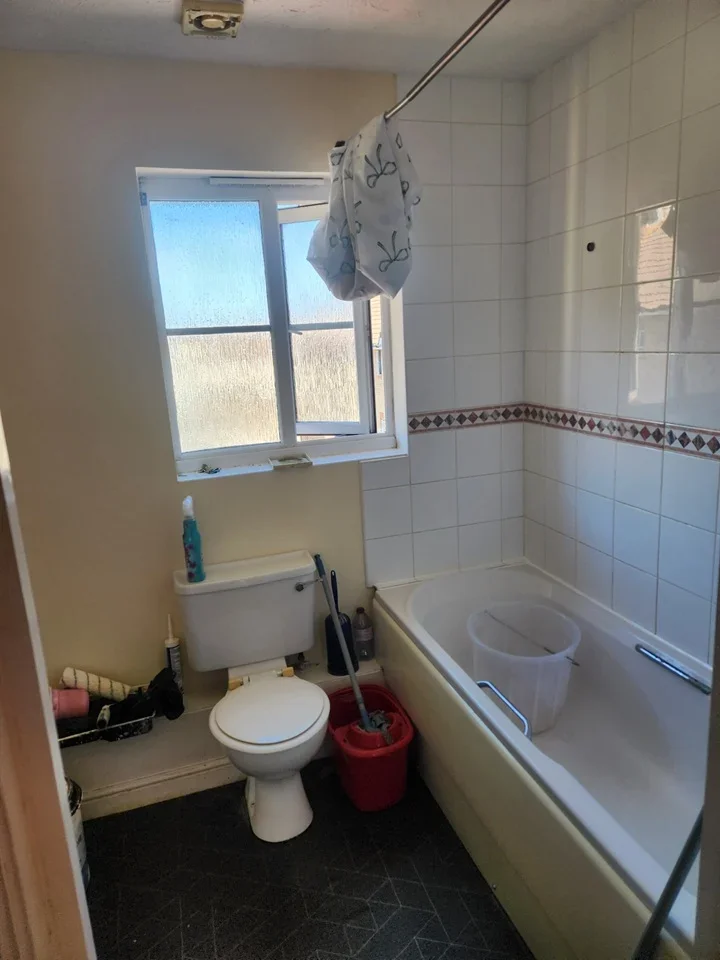 Flat Payne Close in Greater London
