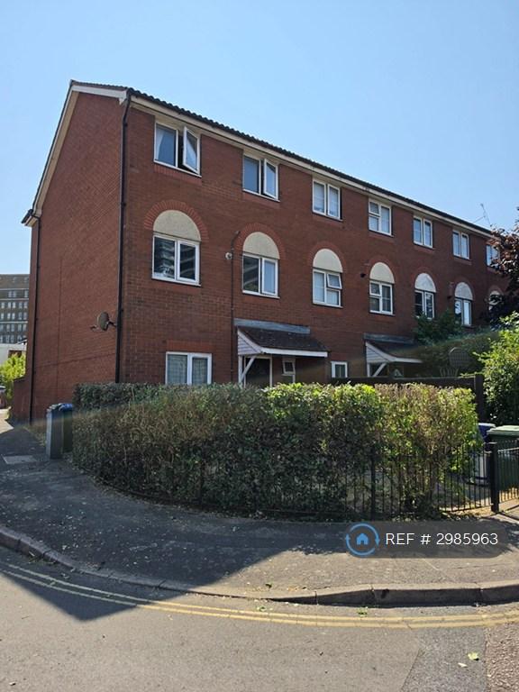 House Captains Place in Southampton