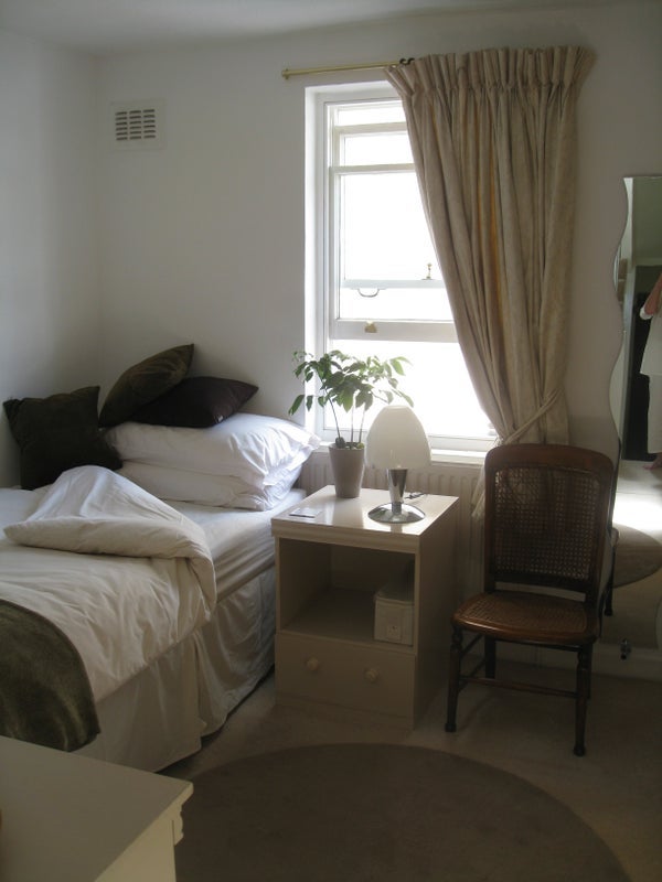 Room Alderney Street in City of Westminster