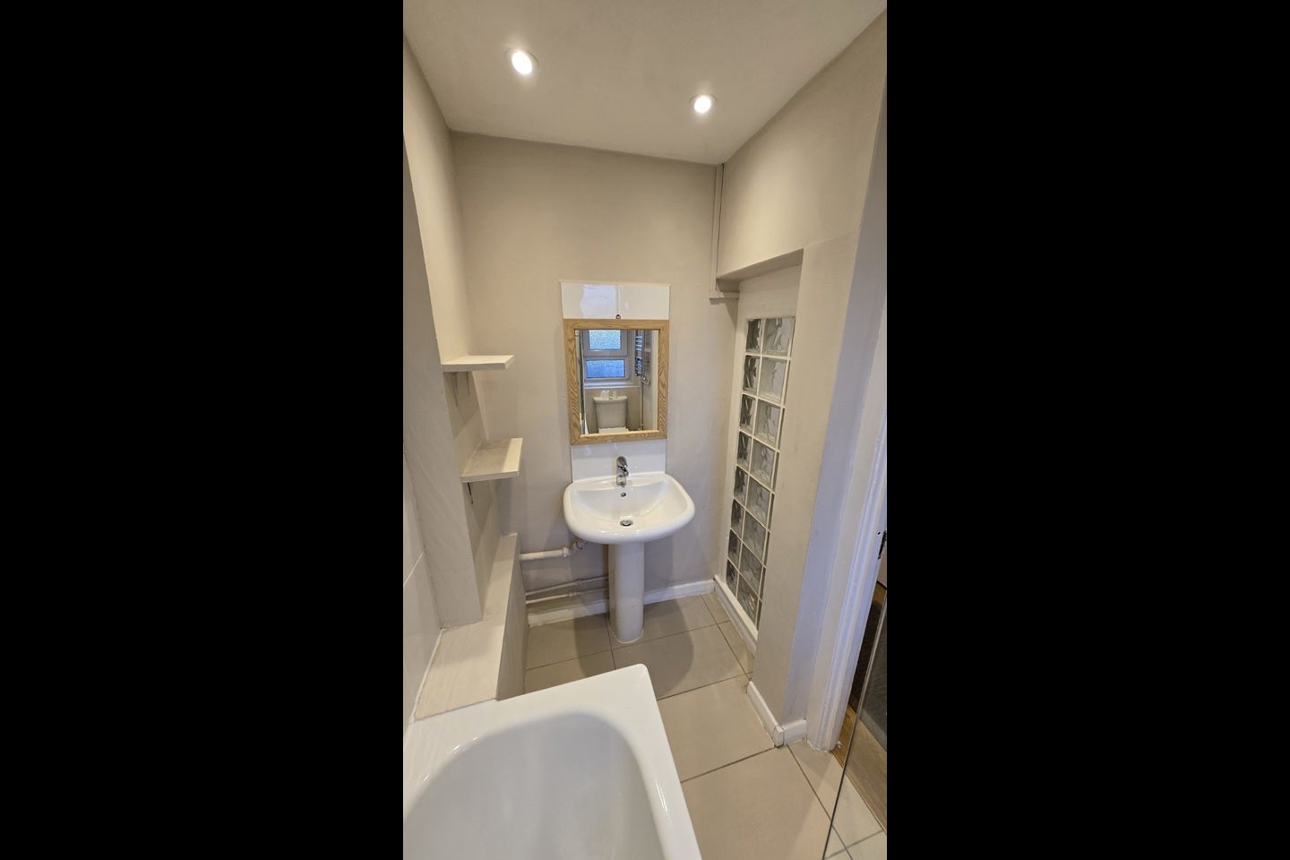 Flat Renforth Street in Greater London