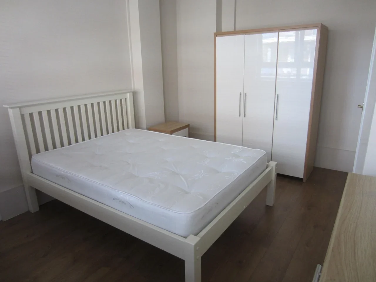Flat Renforth Street in Greater London