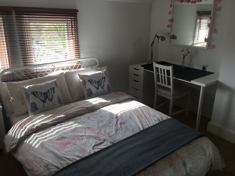 Room Croydon Road in Greater London