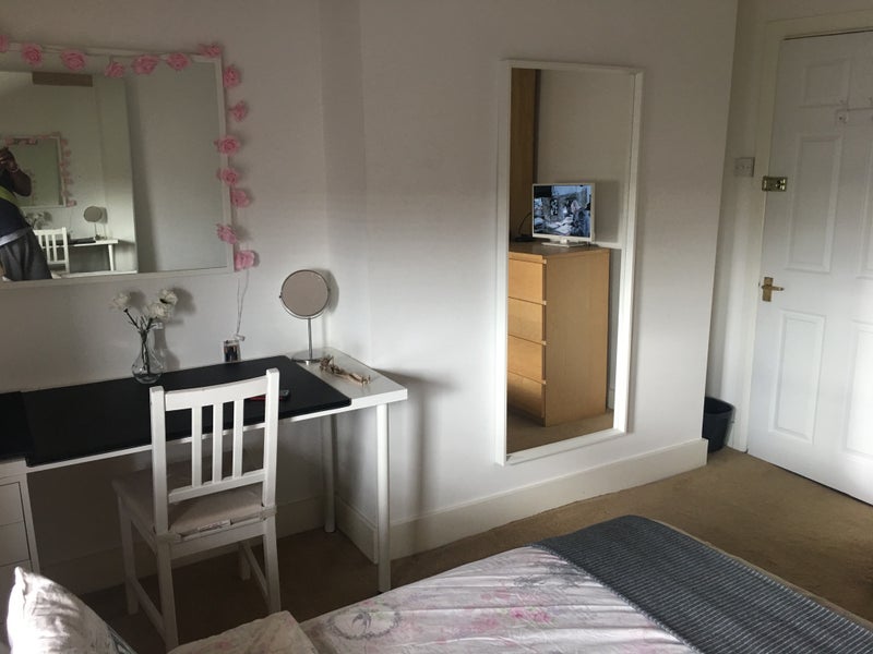 Room Croydon Road in Greater London