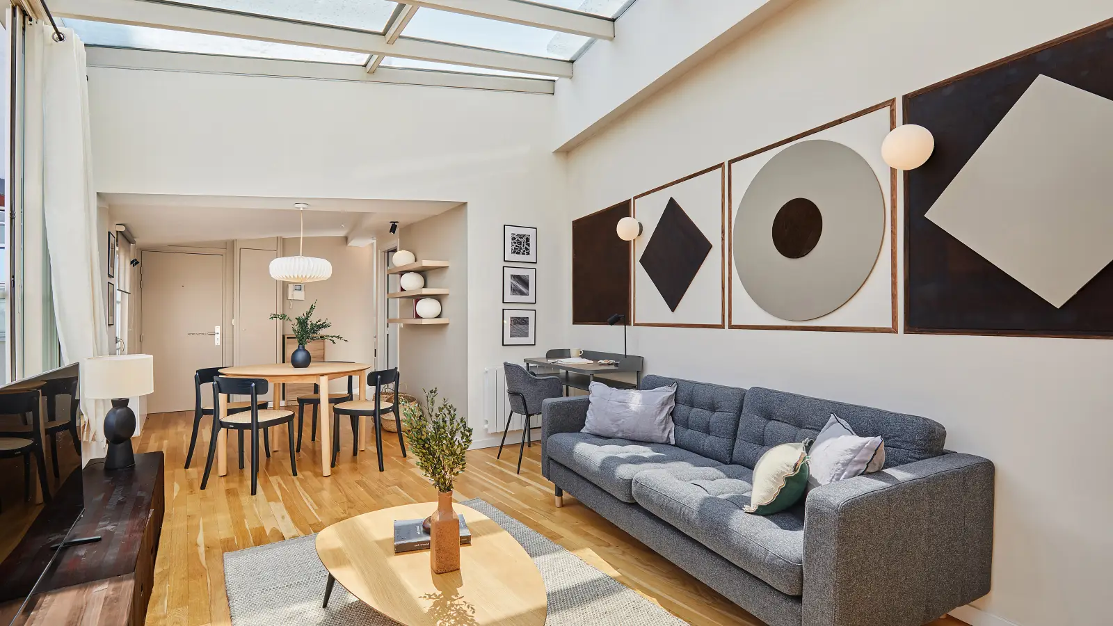 Flat Rue de Ponthieu in Paris