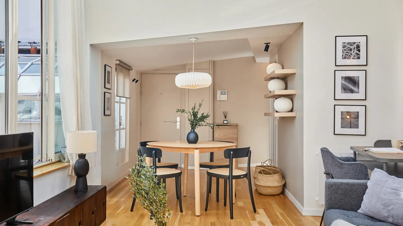 Flat Rue de Ponthieu in Paris