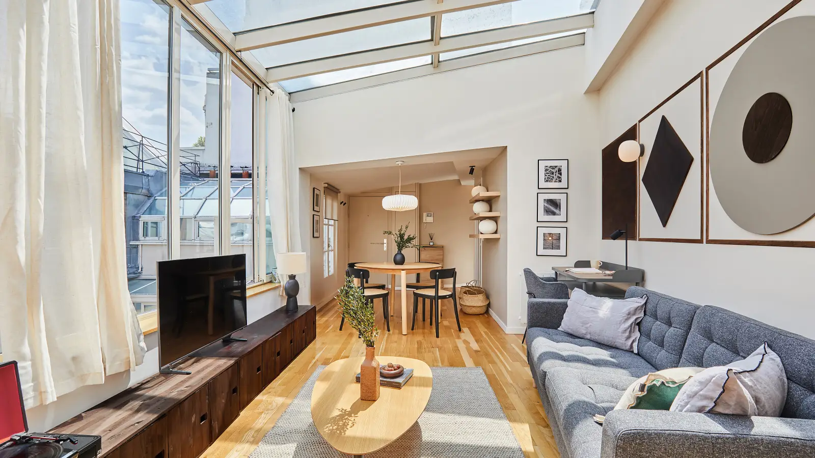 Flat Rue de Ponthieu in Paris