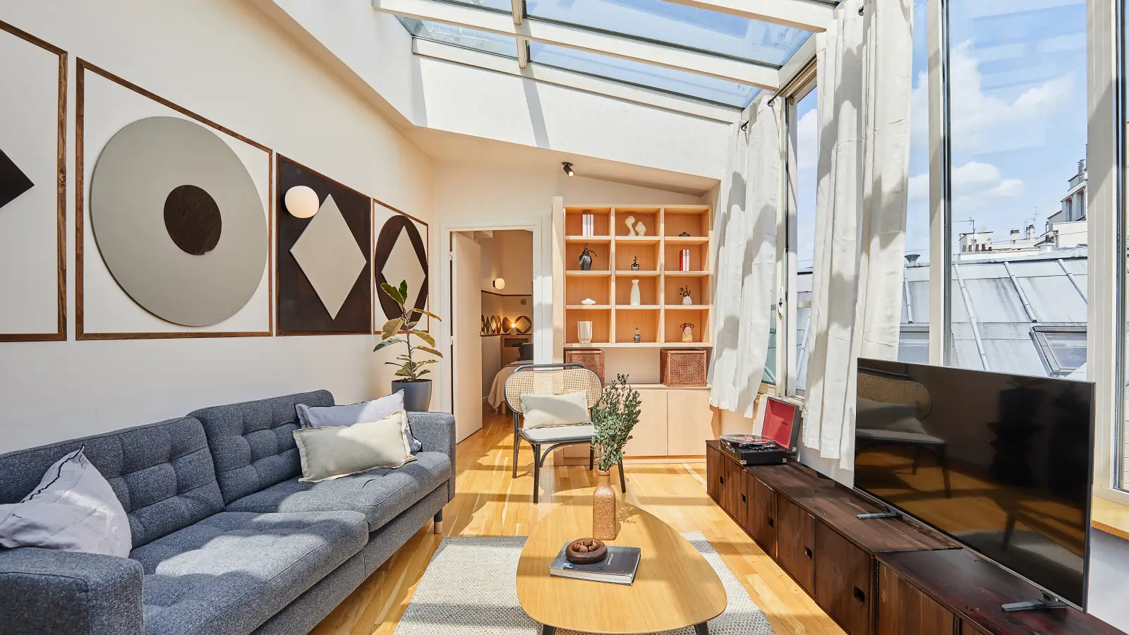 Flat Rue de Ponthieu in Paris