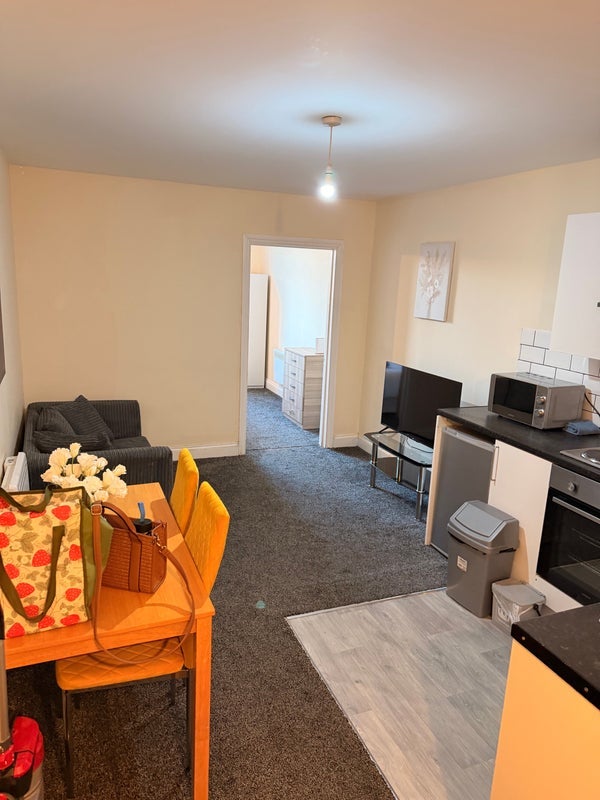Flat Bromley Road in Greater London