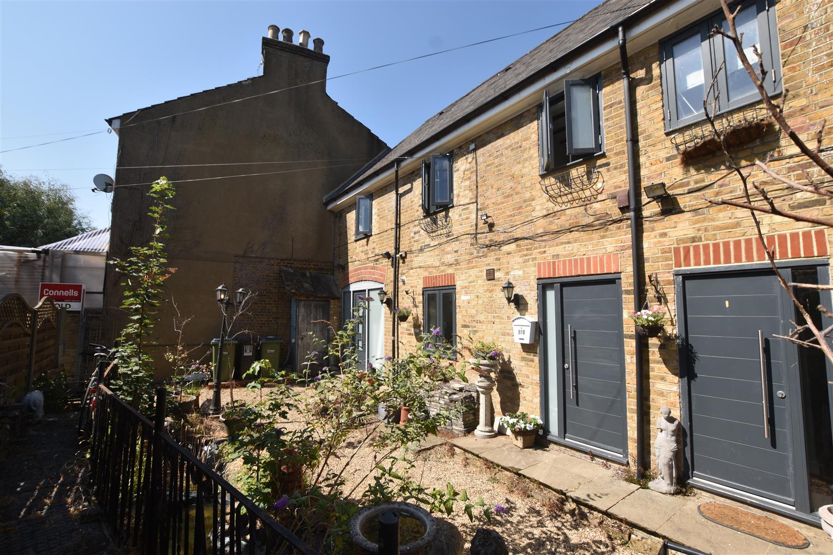 House Loates Lane in Watford