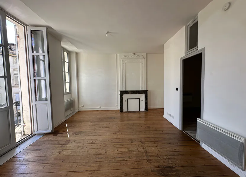 Appartement Place de l'Horloge à Langon