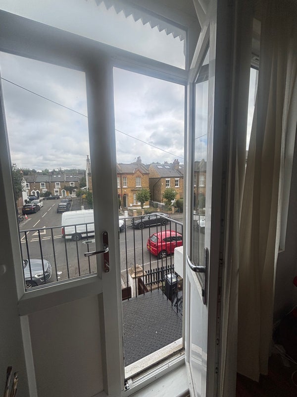 Room Nello James Gardens in Greater London