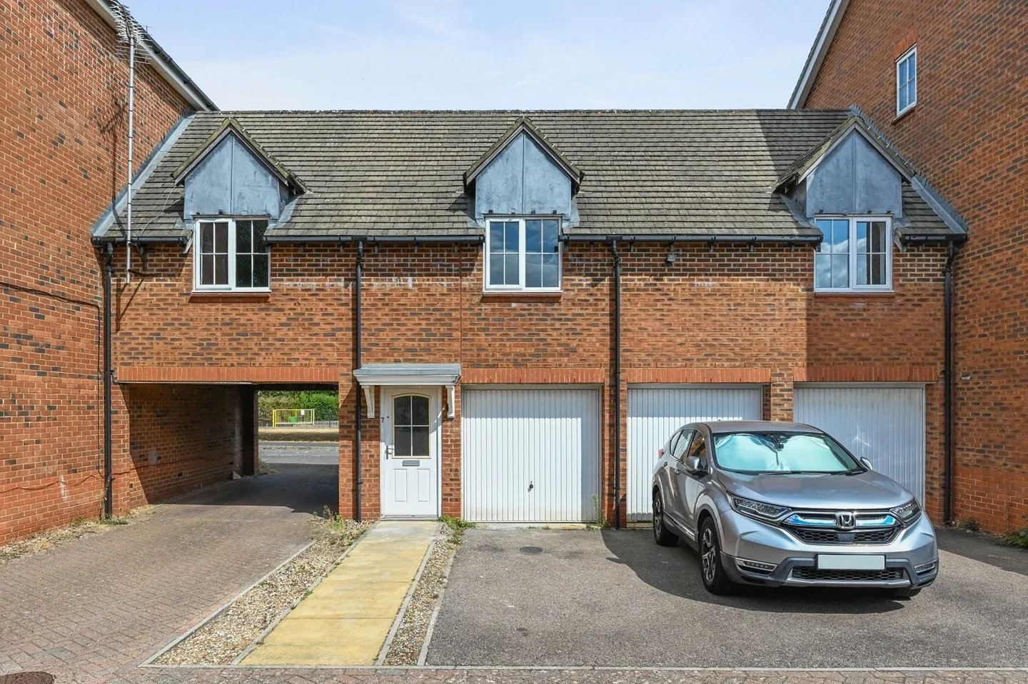 Room Tiger Moth Way in Welwyn Hatfield