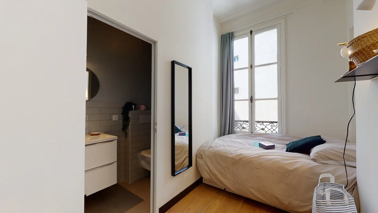 Chambre Rue de Liège à Paris
